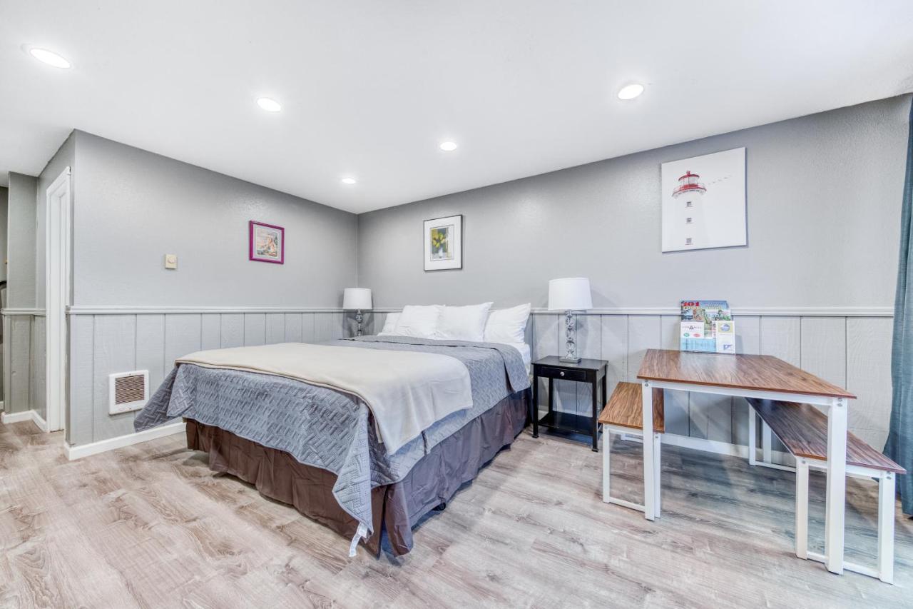 Sea Treasures Inn #211 & #212 شاطئ روكواي المظهر الخارجي الصورة